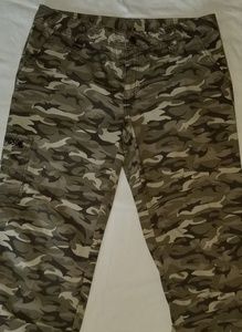 Harley Davidson Capri Cargo Camo Shorts
